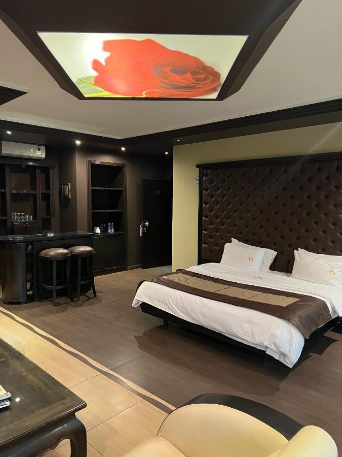 Dolls Hotel By Eurostars (Adults Only) จูนิเย ภายนอก รูปภาพ